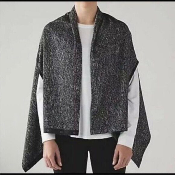 Lululemon Vinyasa Scarf Marled Gray Snap Buttons OS Shawl Wrap Convertible - Picture 10 of 14